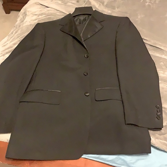 Johnny Wear New York Tuxedo. Like new! Men